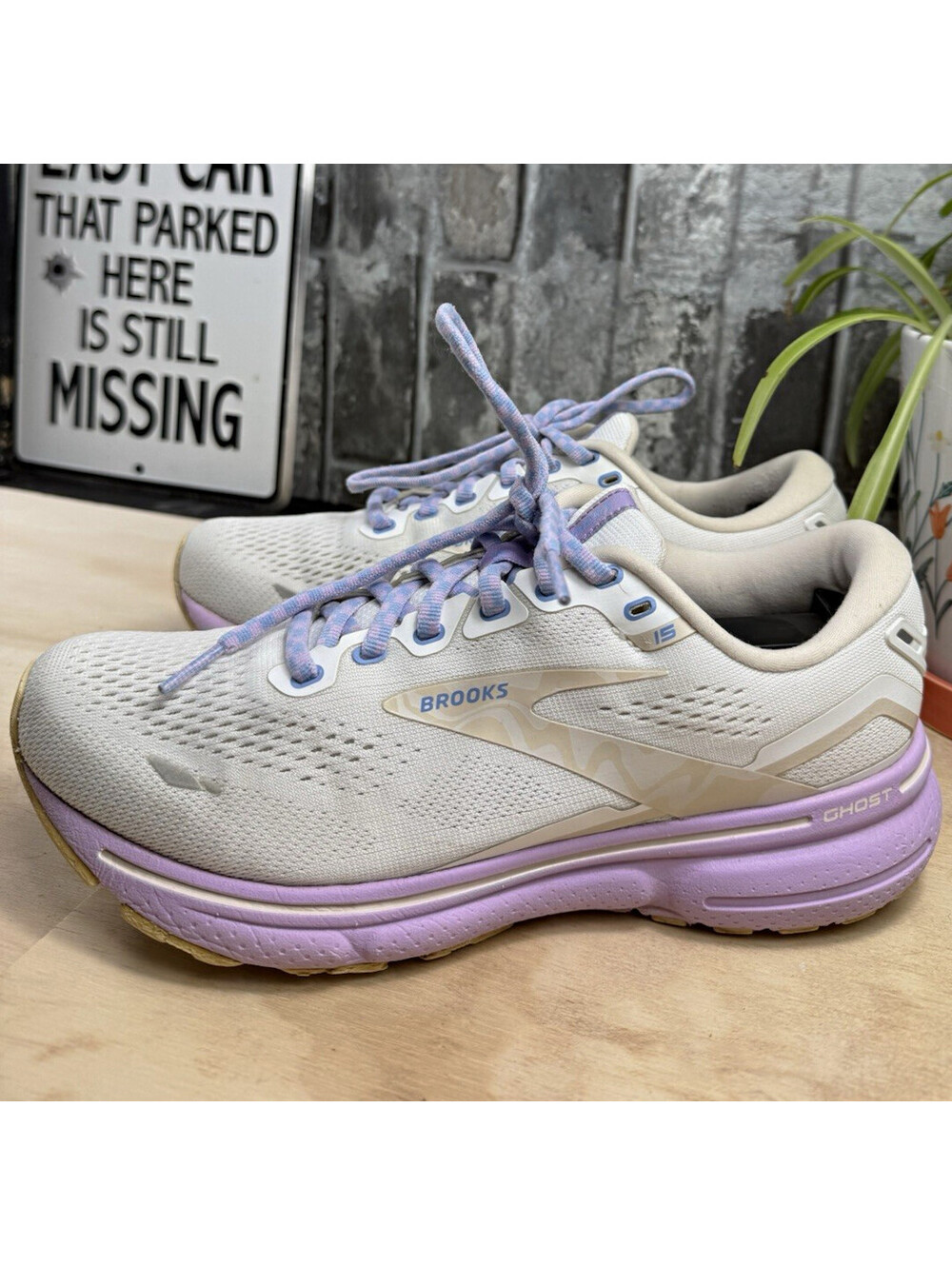 Brooks Ghost 15 Women’s White/Purple Lace-Up Sneakers 1203801D166